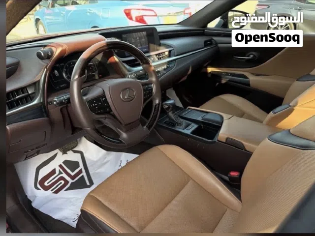 سيارة لكزس ES 350 موديل 2021 مع مواصفات أمريكية وتطوير جزئي