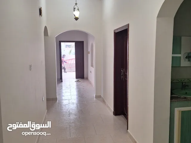 250 m2 3 Bedrooms Apartments for Rent in Muscat Al Mawaleh