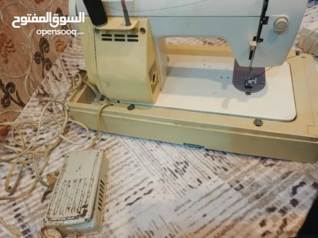 مكينة خياطة برذر مستخدمة