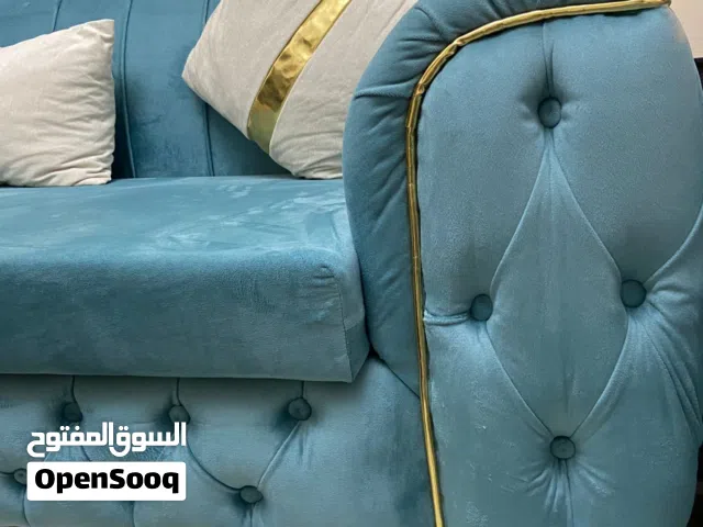 طقم كنب سبع مقاعد لحاله ممتازه للبيع