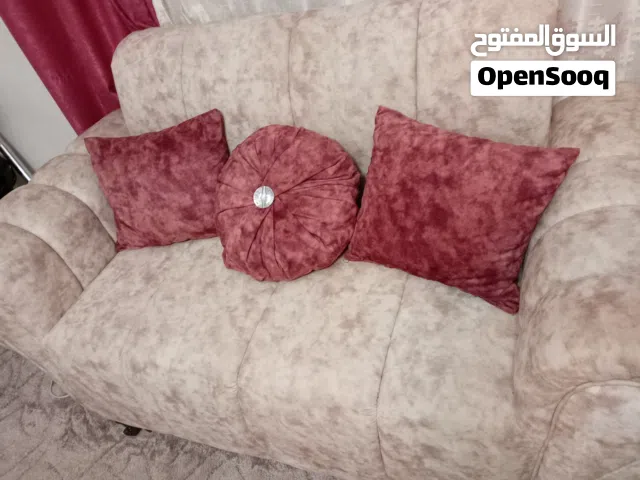 تفاصيل الطقم (9 مقاعد)