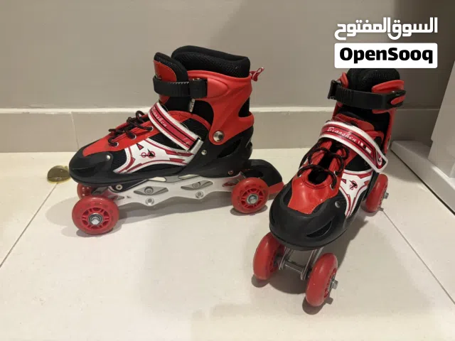 Adjustable size 4 wheel skating shoes 39-40 size