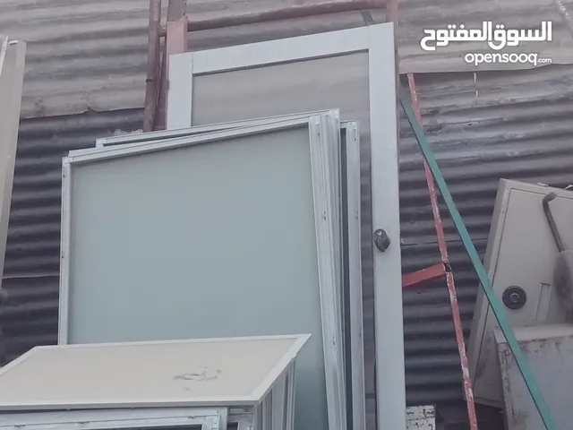 ابواب وشبابيك وحمايات وجهات سكريت جميع الأحجام العنوان الزرقاء والسعر حرق لااتبع التعليقات رن وبشر