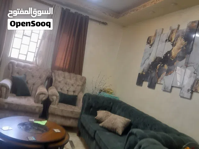 للبيع طقم كنب (بف) مكون من 7 مقاعد بحالة ممتازة ونظيف جدًا، مريح وعملي ومناسب لغرف الجلوس والاستقبال