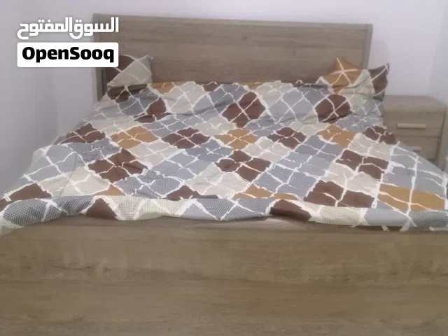 غرفة نوم كاملة مع ماترس وستارة وشاشة