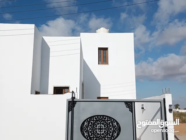 135 m2 2 Bedrooms Townhouse for Sale in Tripoli Tajura