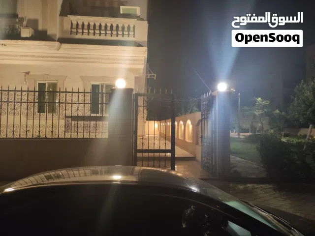 للبيع شقه متشطبه استلام فوري بمدينه الشروق