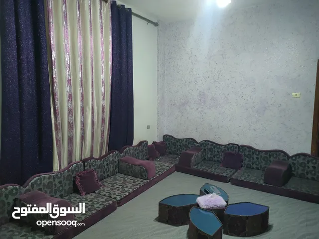 200 m2 5 Bedrooms Townhouse for Sale in Zarqa Russayfah
