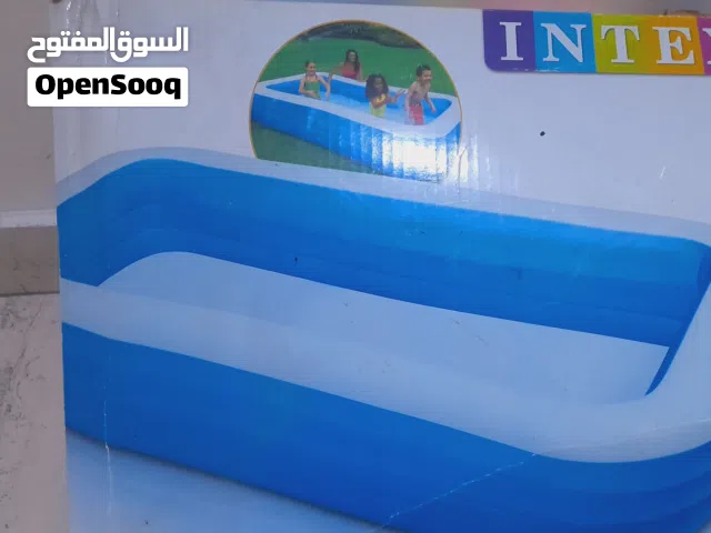 مسبح بالوني هوائي بحاله ممتازه الطول 3 متر و العرض مترين