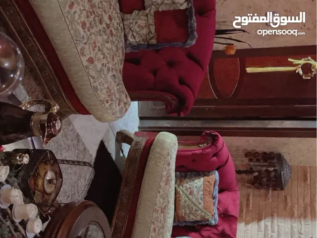 أثاث مستعمل بحالة جيدة