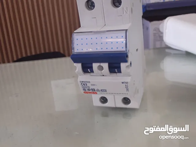فني كهرباء منازل و شقق و مباني