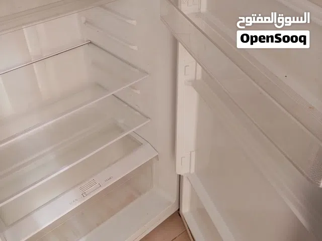 ثلاجه بحاله جيده