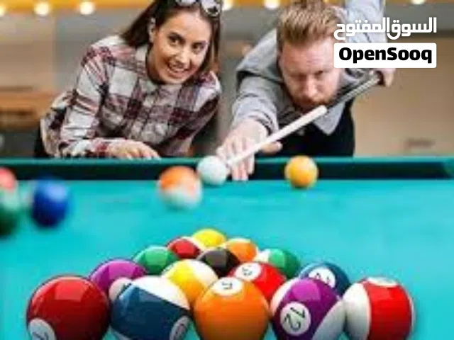 طاولة خشب  لعبة  بيبي فوت الصغيره كرة القدم اليدويه او  طاوله بلياردو و سنوكر    التحدي و الخفه