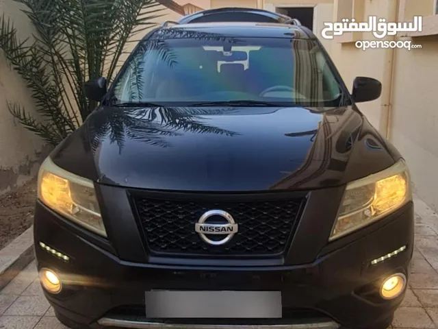 Used Nissan Pathfinder in Sharjah