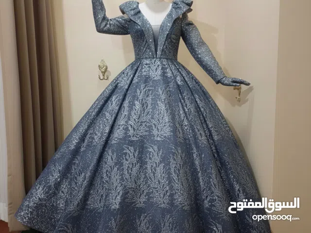 فستان رمادي