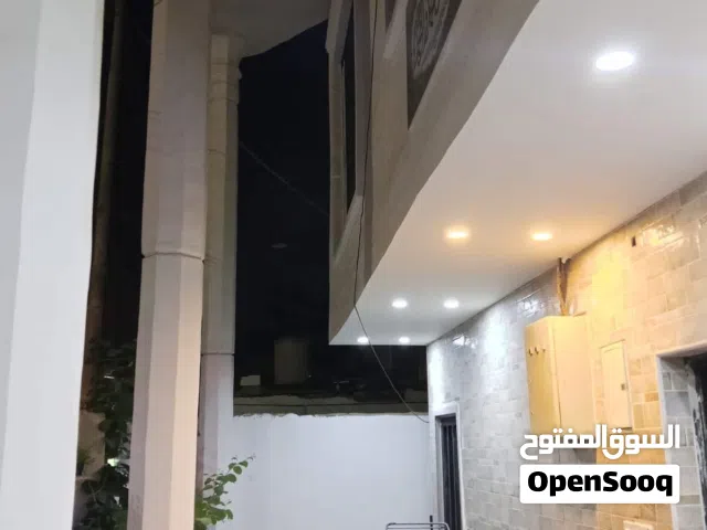 150 m2 4 Bedrooms Townhouse for Sale in Basra Jubaileh