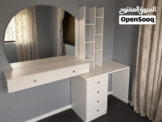 تسريحة+ مكتب للبيع