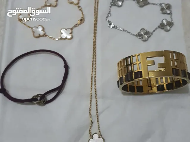 أساور ماركات