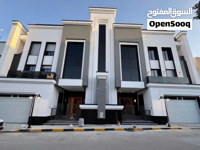 قطعة ارض تجارية للبيع علي رئيسي عين زارة مباشرة مساحتها 3300م