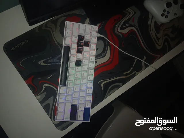 عرض كيبوردين رد دراقون سويتش ازرق و ماوس ريزر فقط ب250 قابل للتفاوض للتواصل الرقم في الوصف