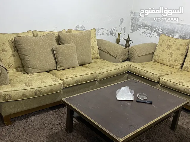 طقم كنب سبع مقاعد طقم كثير نظيف ما في أي خدش