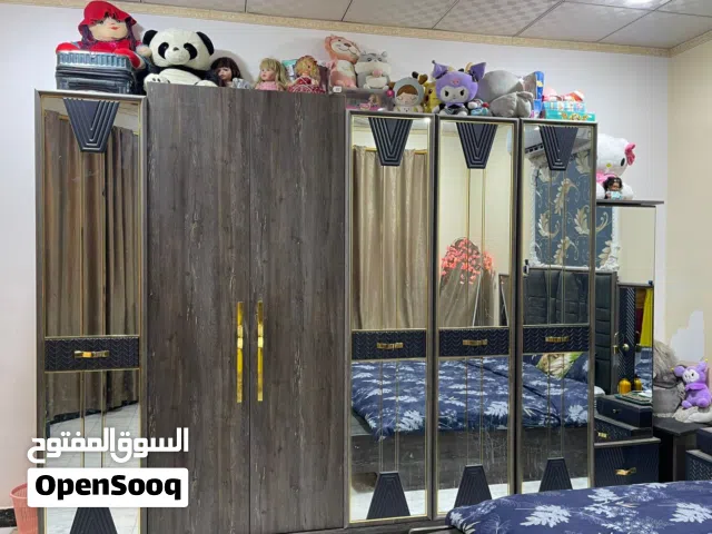 غرفة نوم  5 قطع نوعية جدا ثقيلة وممتازه لون بيتنجاني
