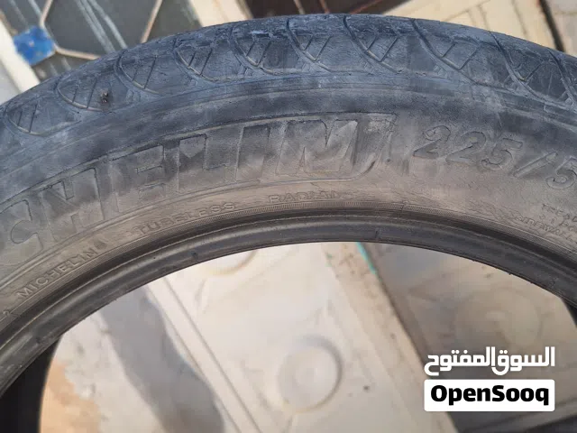 كوشوك مستعمل ميشلان 225/50/17 مستعمل