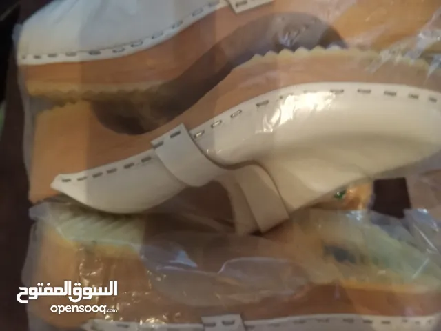 37.5 Slippers & Flip flops in Amman