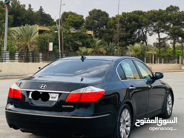 Used Genesis G70 in Tripoli