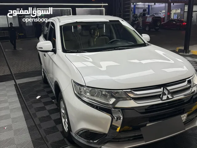 Mitshbishn outlander 2016