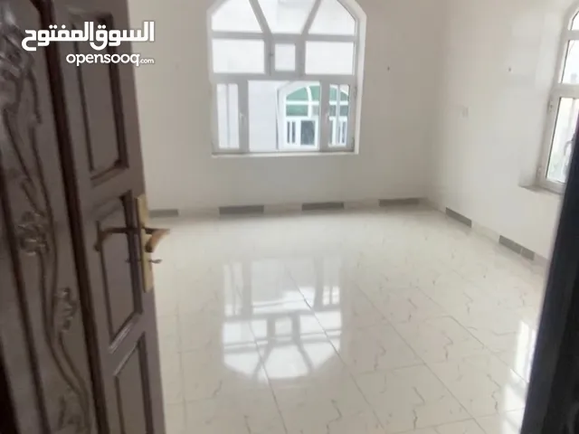 200 m2 3 Bedrooms Apartments for Rent in Ibb Dhihar