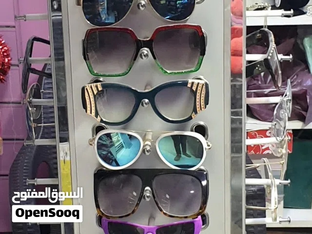 نظارات وستاند حجم كبير بسعر حرق اقرأ التفاصيل والشرا ما بنقصر معه