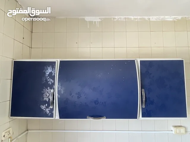 مطبخ الموضح بالصورة كامل بأغراضو للبيع