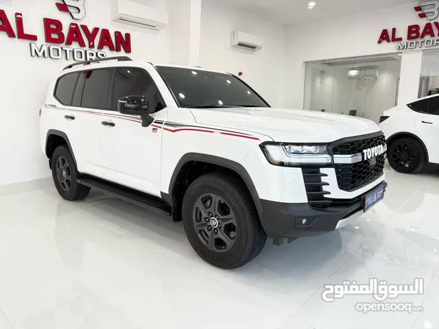 تويوتا لاند كروزر GR Sport تون تيربو ابيض/ احمر خليجي الفطيم 2022
