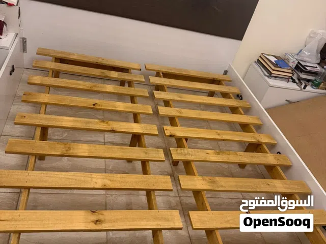 تخت مجوز King Size للبيع مع فرشة