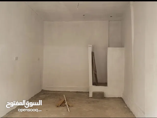 محل مع الحمام للإيجار _ صنعاء