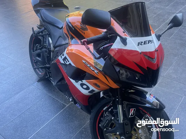 مخفض لسفر بعد 7 ايام اخر يوم تنازل الخميس 3/7 !! Honda CBR600RR supersport