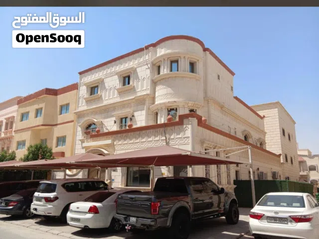 للايجار فيلا راقيه جدا بسعد العبدالله راس نافذ دورين ونصف