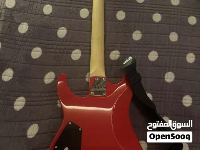 كيتار الكترتك للبيع جديد ما مستعمل نظيف جداً مع جميع ملحقاته امبيفاير والكيبل الخاص بي والجنطه وحزام