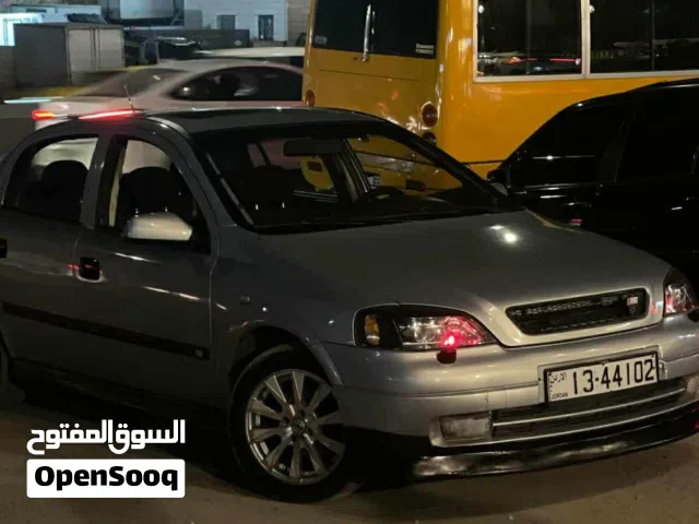 2000, أوبل, استرا, Standard
