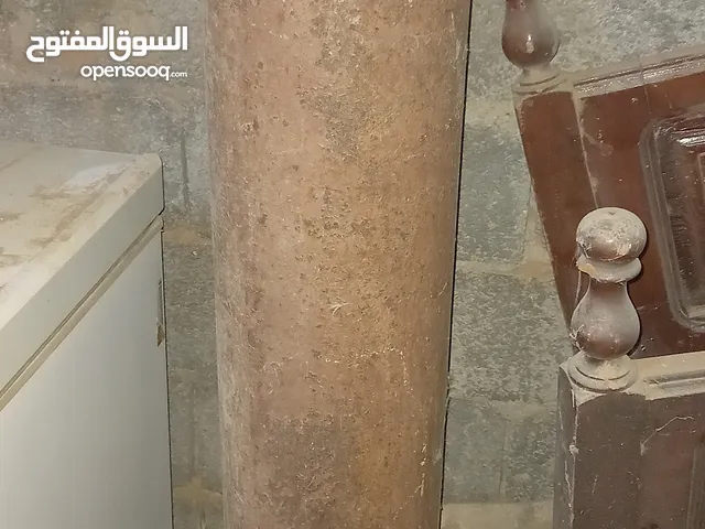 اسطونة كربون بي الساعة متعها
