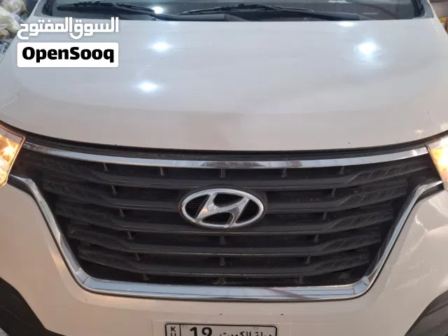 2021 هيونداي H1 Standard