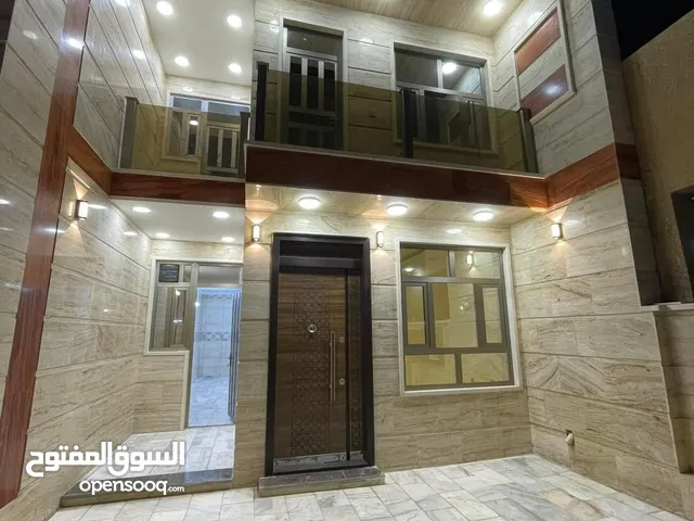 275m2 4 Bedrooms Townhouse for Sale in Baghdad Saidiya