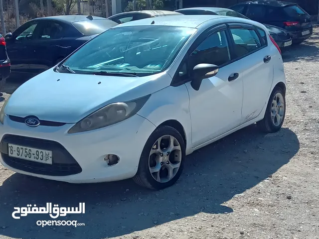 فورد فيستا جير عادي