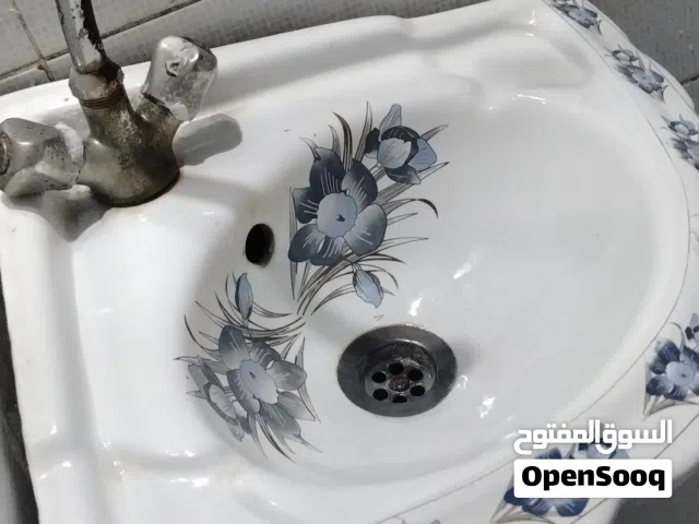 مغاسل عدد 2 للبيع  مع غربي عدد 2