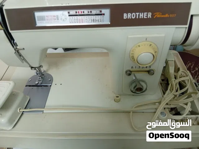 ماكنه خياطه ياباني ام الحنطه تطريز جوزي نظيفه جدا