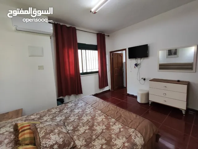 استديو مفروش للإيجار في عين مصباح قرب بنك فلسطين المركزي تسليم فوري