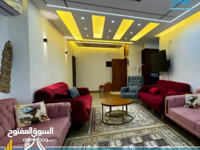 روف مميز جدا للايجار وسط البلد مساحه كبيره مناسبه لراحتك وراحه عائلتك