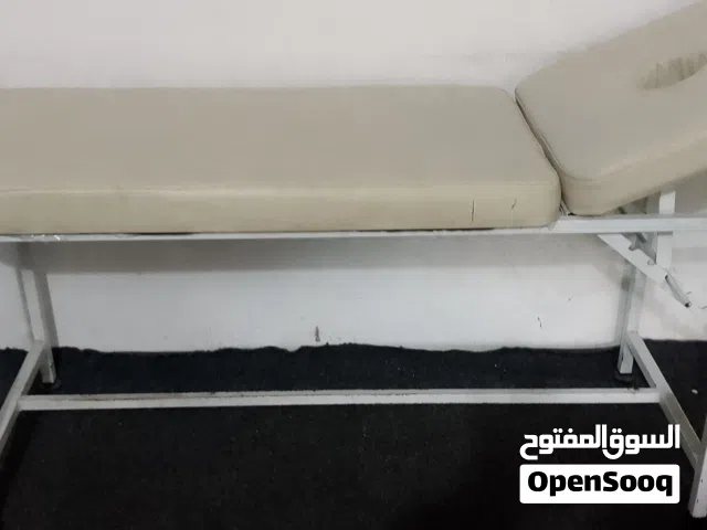 سرير طبي وعدة حجامة للبيع