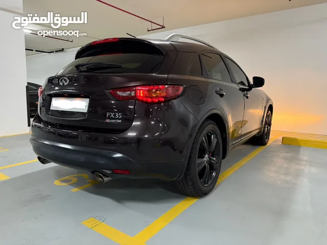 Infiniti FX 35 SPORTS 2010 very clean انفينيتي اف اكس 35 نسخة السبورت في حالة نظيفه